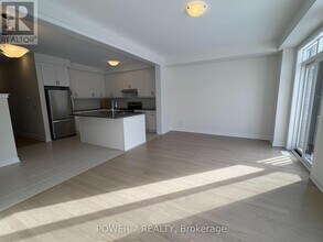 14 Harvey Bunker Cres in Markham, ON - Building Photo - Building Photo