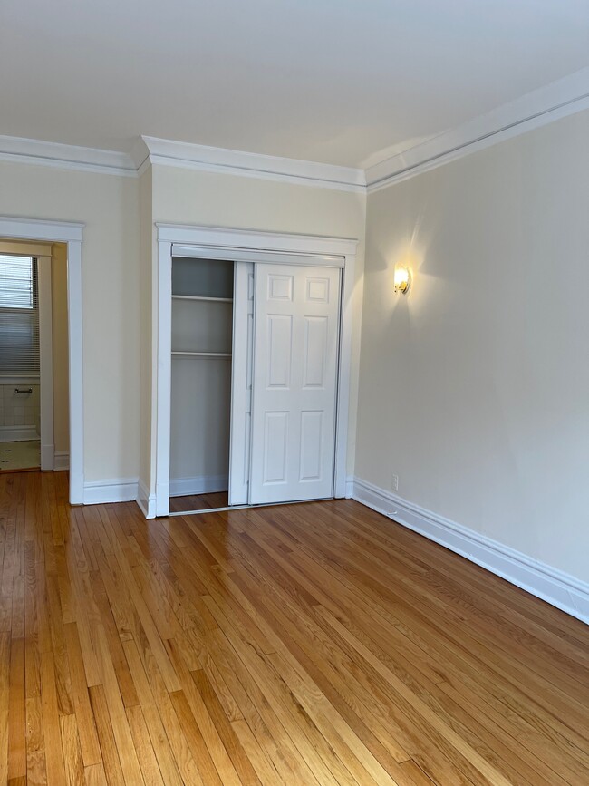 6964 N Sheridan Rd, Unit ONE BED in Chicago, IL - Building Photo - Building Photo