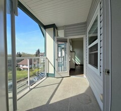 259 W Bakerview Rd in Bellingham, WA - Foto de edificio - Building Photo