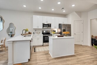 Forest Creek Townhomes in Collierville, TN - Building Photo - Building Photo