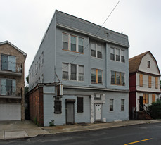 921-923 Bergen St Apartments