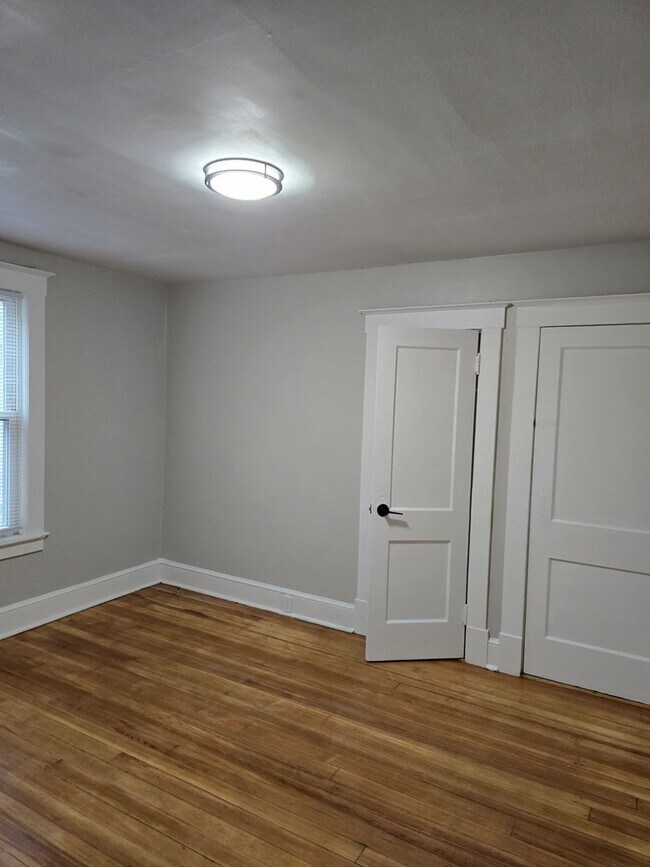 23-25 Gridley St in Bristol, CT - Building Photo - Building Photo
