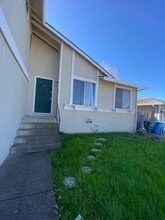 2362 Valley W Dr in Santa Rosa, CA - Building Photo - Building Photo