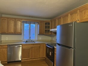 133 Winthrop St in Framingham, MA - Building Photo - Building Photo