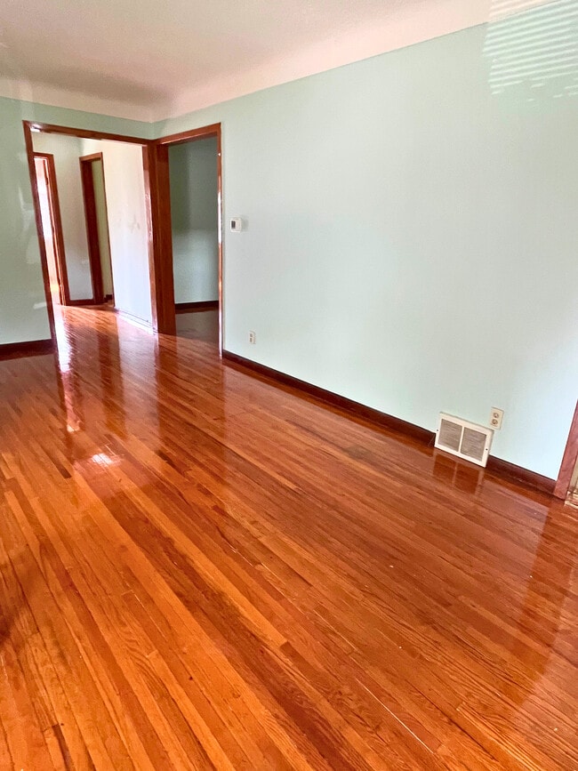 property at 1523 3rd St E