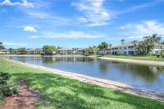 832 Carrick Bend Cir in Naples, FL - Building Photo - Building Photo