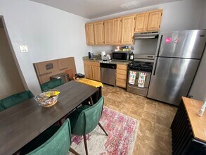574 Dorchester Ave, Unit 2 in Boston, MA - Building Photo - Building Photo