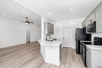 28307 Moreau Dr in Denham Springs, LA - Building Photo - Building Photo