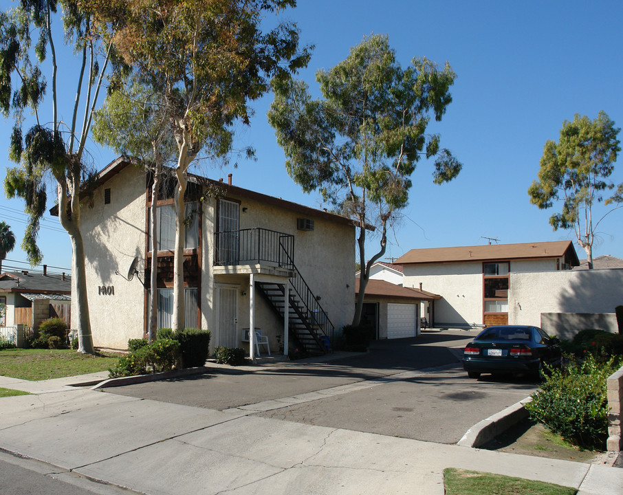 14101-14103 Rondeau St in Westminster, CA - Building Photo