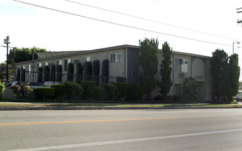 12850 Branford St in Pacoima, CA - Building Photo - Building Photo