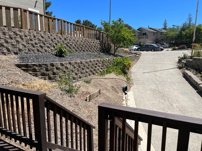 133 Williamson Ct in Martinez, CA - Building Photo - Building Photo