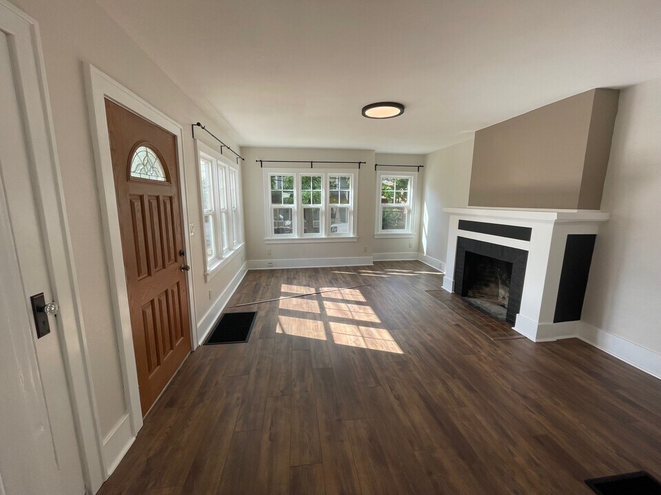1222 SE 23rd Ave, Unit 1222 in Portland, OR - Building Photo