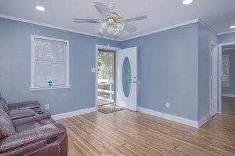 285 Debbies Blvd in Livingston, TX - Building Photo - Building Photo