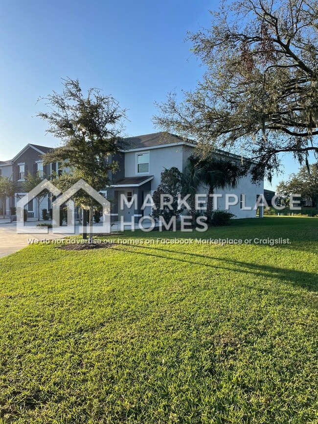 property at 5301 Loblolly Ln