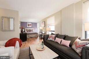 201 S 13th St in Philadelphia, PA - Building Photo
