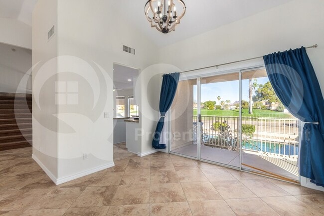 property at 6638 E Melrose St