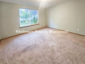 14280 Harpoon Pl SE in Olalla, WA - Building Photo - Building Photo