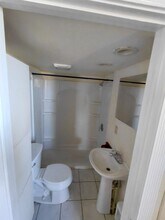 834 W Wilkes Barre St in Easton, PA - Building Photo - Building Photo