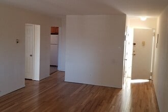 92 Parrott Pl, Unit 4A in Brooklyn, NY - Building Photo - Building Photo