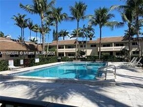 14500 SW 88th Ave, Unit 209 in Palmetto Bay, FL - Building Photo - Building Photo