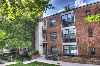 Tunlaw Courts in Washington, DC - Building Photo - Building Photo