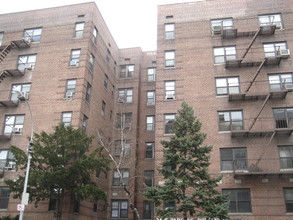 3415 Parsons Apartments in Flushing, NY - Building Photo - Building Photo