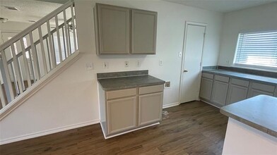 308 Teakwood Ln in Cedar Hill, TX - Building Photo - Building Photo