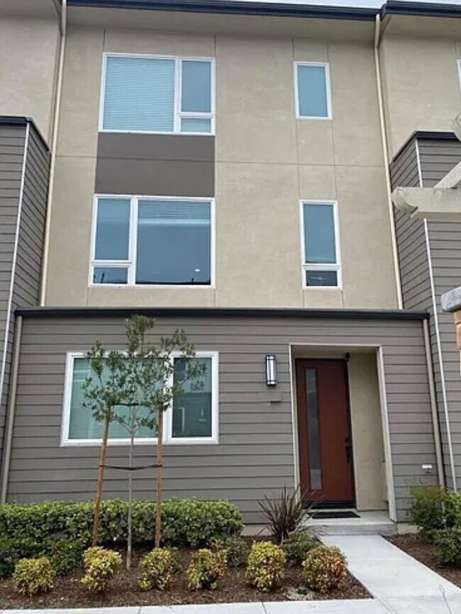 8004 Cherry Ln in Downey, CA - Foto de edificio - Building Photo