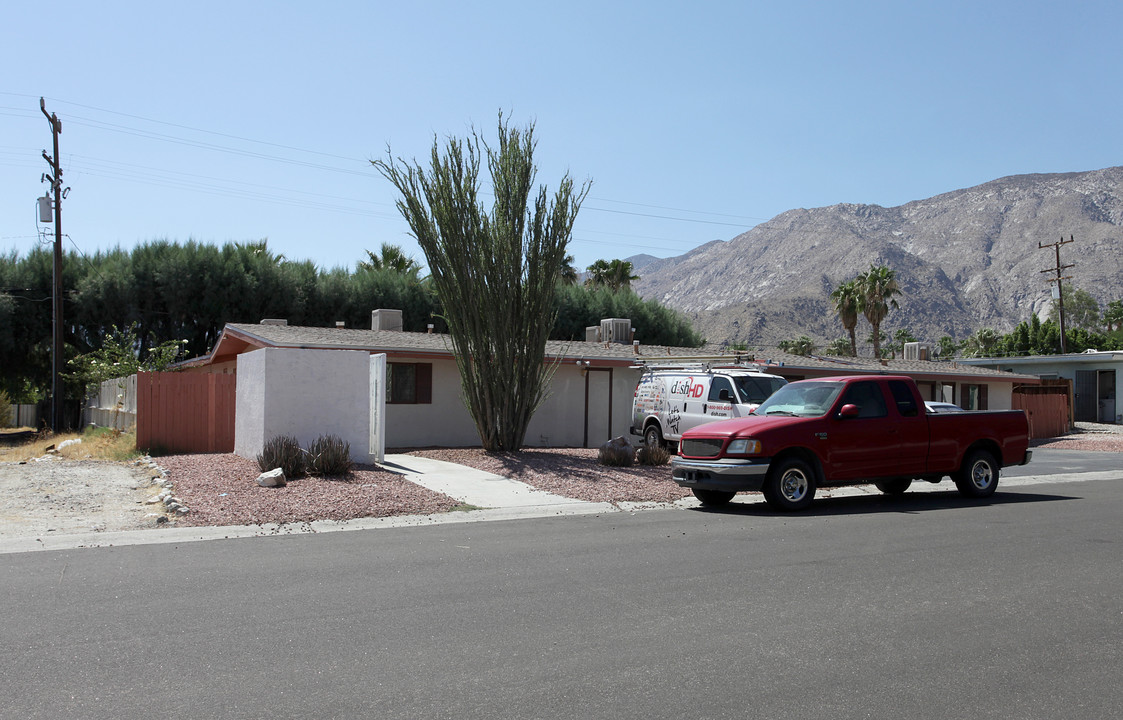 511 E Chuckwalla Rd in Palm Springs, CA - Building Photo