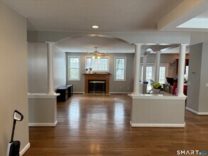 104 Valley View Rd in Manchester, CT - Building Photo - Building Photo