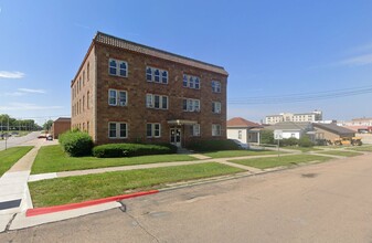 305 N 7th St in Beatrice, NE - Building Photo - Building Photo