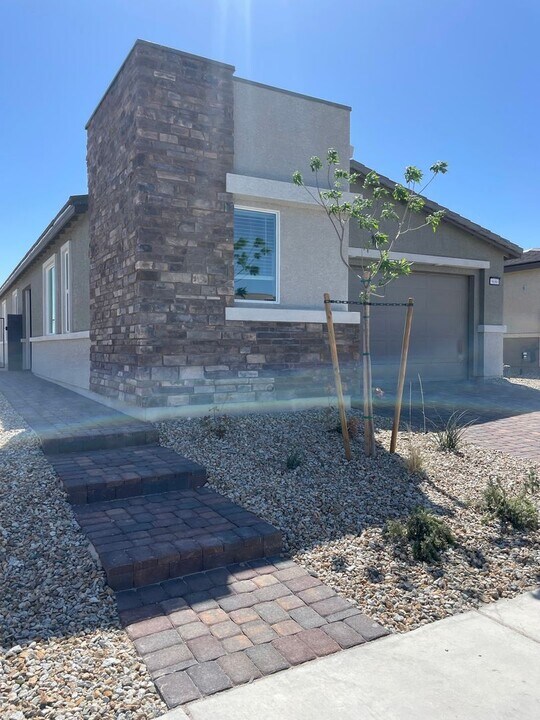 9686 Pacific Pne St in Las Vegas, NV - Building Photo