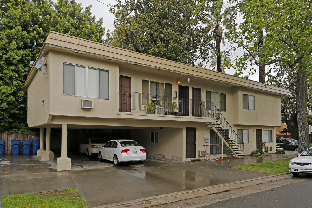 1830 G St in Sacramento, CA - Foto de edificio