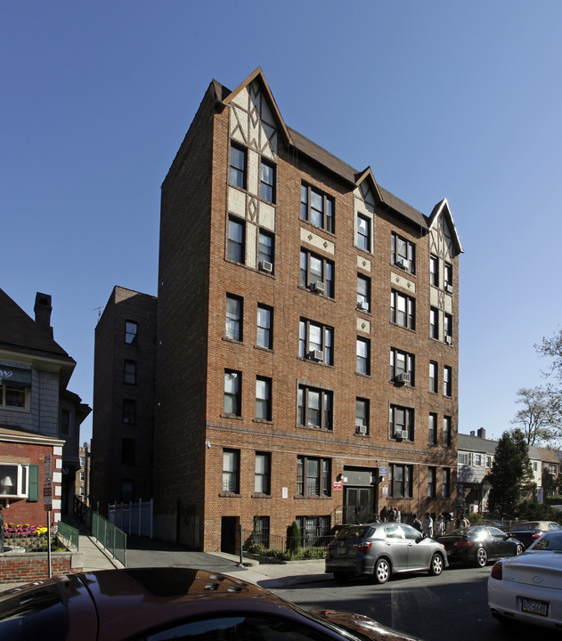 22 Gifford Ave in Jersey City, NJ - Building Photo