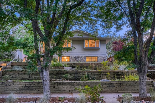 property at 3127 N Raleigh St
