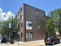 6350 N Wayne Ave, Unit 304 in Chicago, IL - Foto de edificio - Building Photo