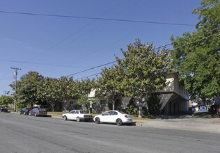 California Square Apartments in Salinas, CA - Foto de edificio - Building Photo