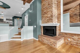 6314 Marina Pacifica Dr S in Long Beach, CA - Building Photo - Building Photo