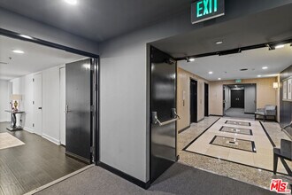 10445 Wilshire Blvd in Los Angeles, CA - Building Photo - Building Photo