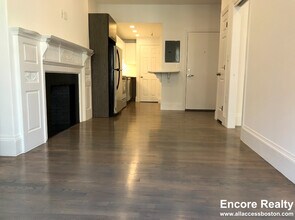 503 Beacon St, Unit 3 in Boston, MA - Foto de edificio - Building Photo