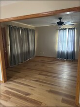 561 N Knight St in Wichita, KS - Foto de edificio - Building Photo