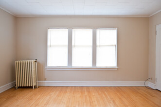 1720 E Newton Ave in Shorewood, WI - Foto de edificio - Interior Photo