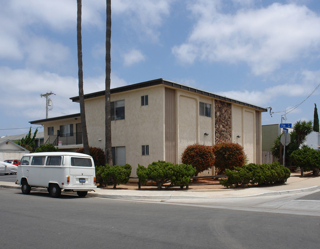 Basswood Apartments in Imperial Beach, CA - Building Photo - Building Photo