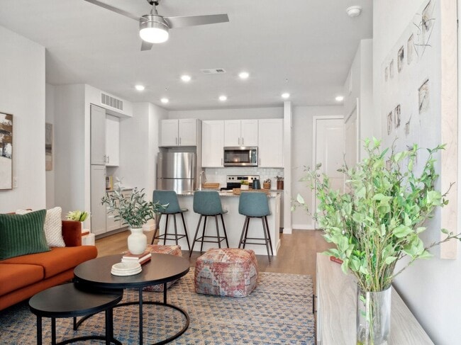 23100 Clay Rd in Katy, TX - Foto de edificio - Building Photo