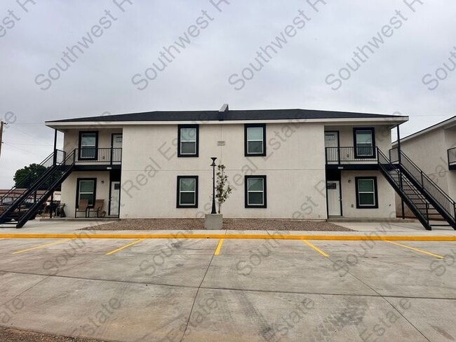 property at 2101 Bobwhite Ct