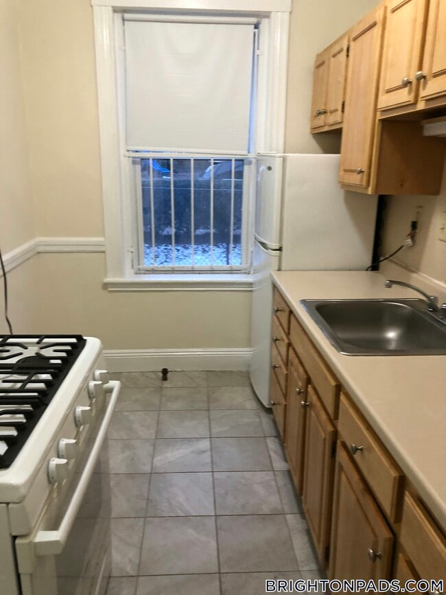 135 Washington St, Unit 3 in Boston, MA - Building Photo - Building Photo