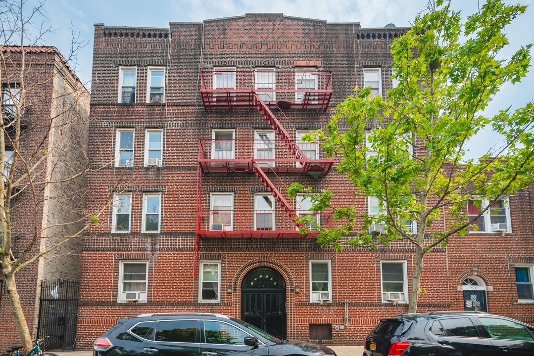 10334 42nd Ave in Flushing, NY - Building Photo