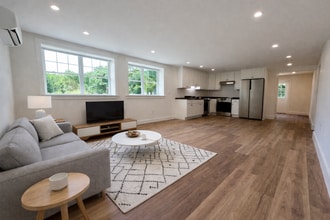 61 Old Amherst Rd, Unit 5 in Sunderland, MA - Building Photo - Building Photo