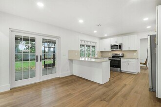 1009 Alamanda Dr in North Palm Beach, FL - Building Photo - Building Photo