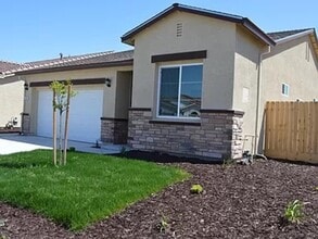 4450 Lacy Ln in Merced, CA - Building Photo - Building Photo